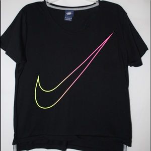 Women’s Nike Graphic Tee